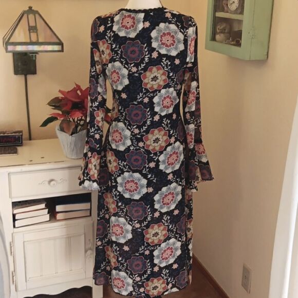 Forever 21 Floral Dress - Picture 7 of 13